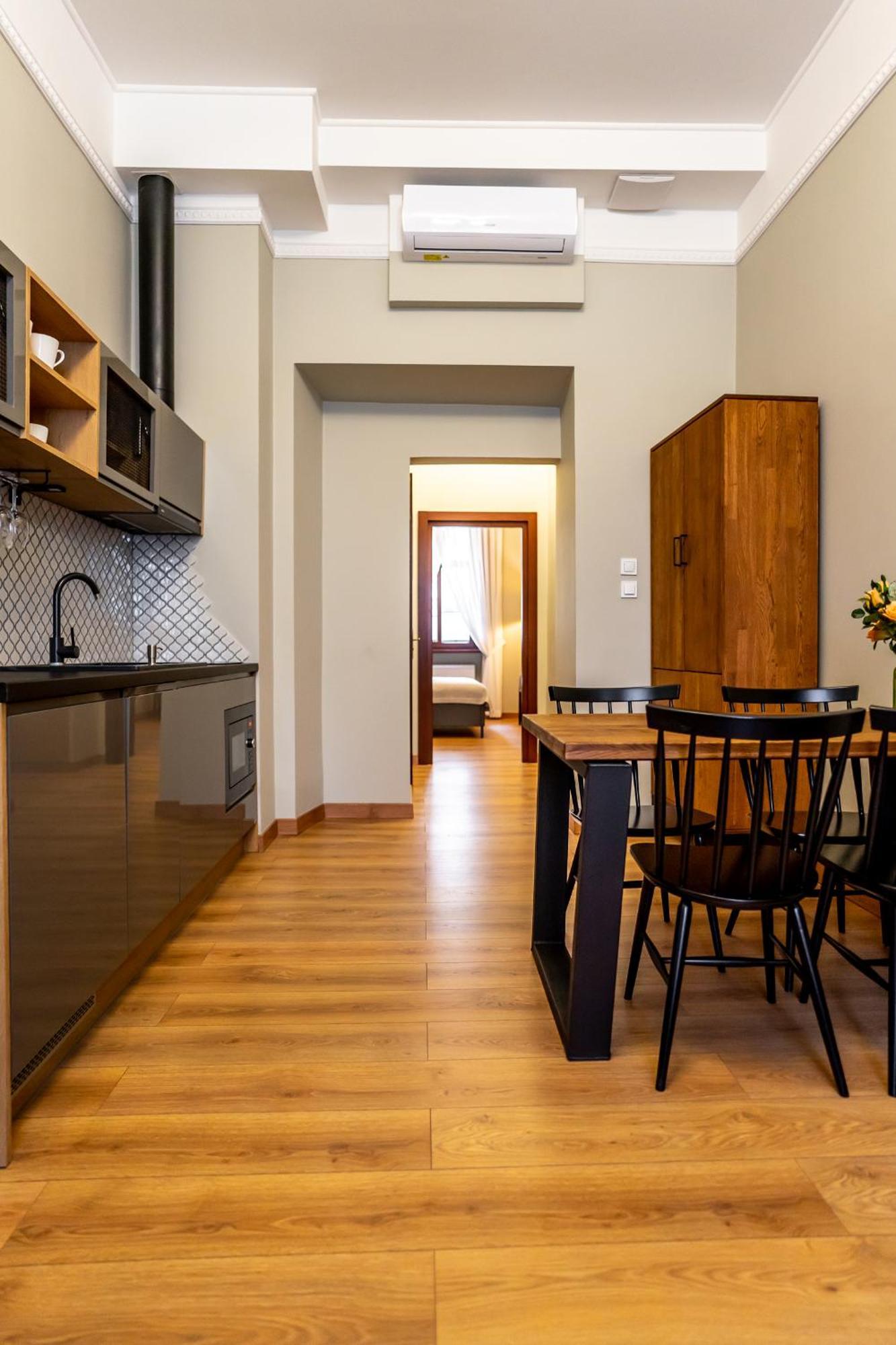 קרקוב Old Town Ac Apartments Main Raiway Station מראה חיצוני תמונה